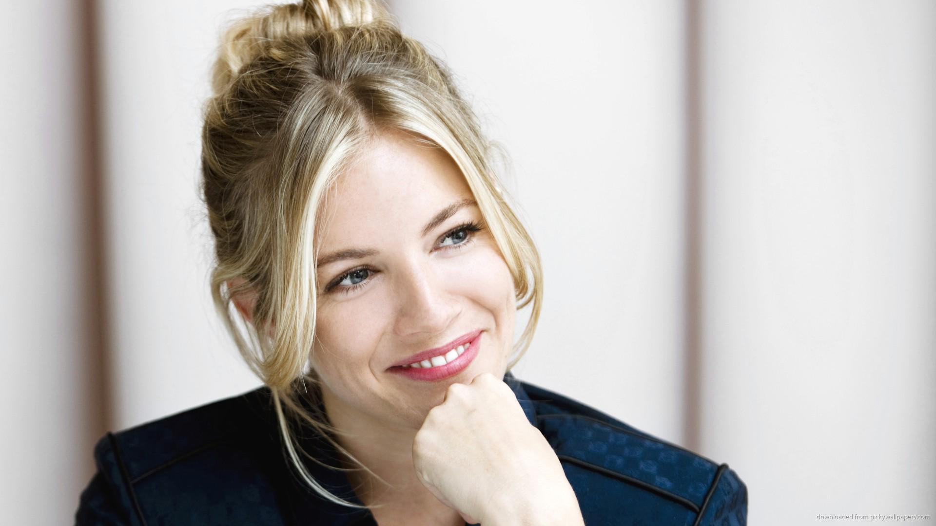 \" Happy Birthday to Sienna Miller! Tom Sturridge\s girlfriend turns 33 today 