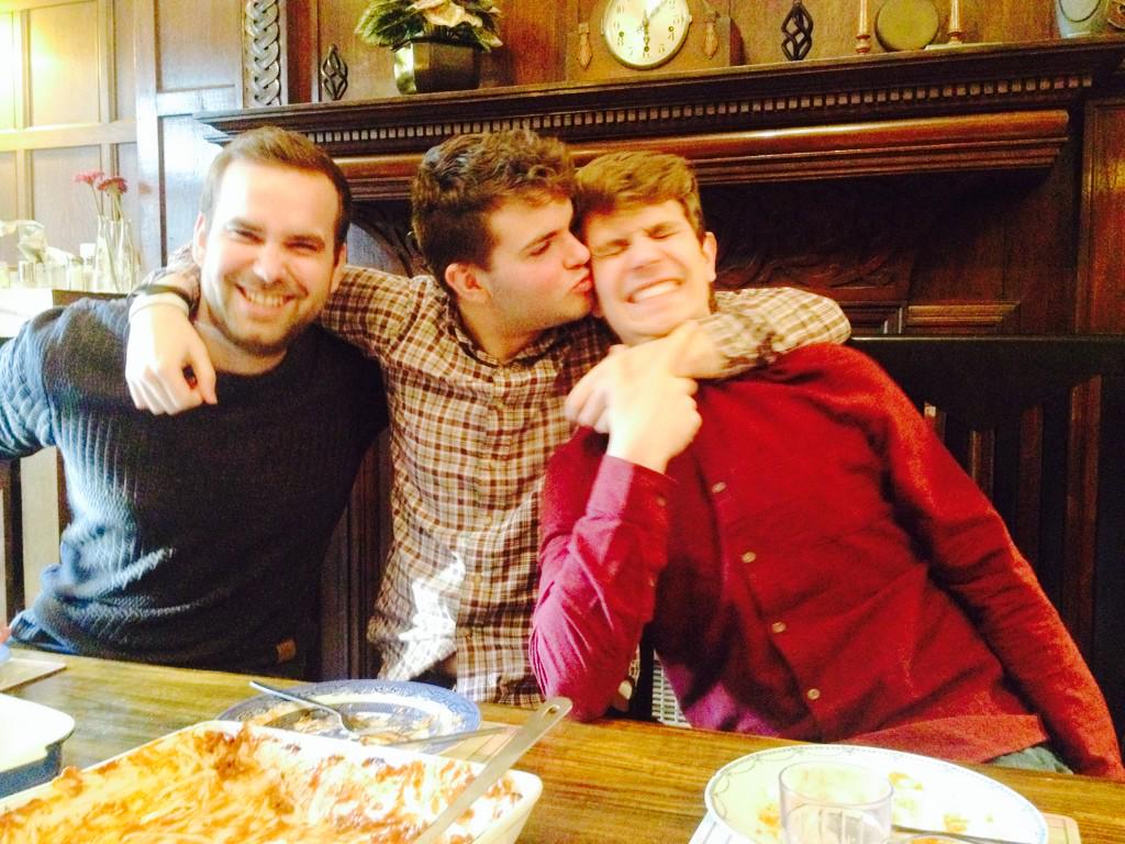 Chilling with these guys today. So much love for them all. #family <a href="/peteboyYB/">P.Y.B</a> <a href="/Michael_yb/">Michael Yelland-Brown</a> <a href="/Brownaldo1/">James Brown</a>