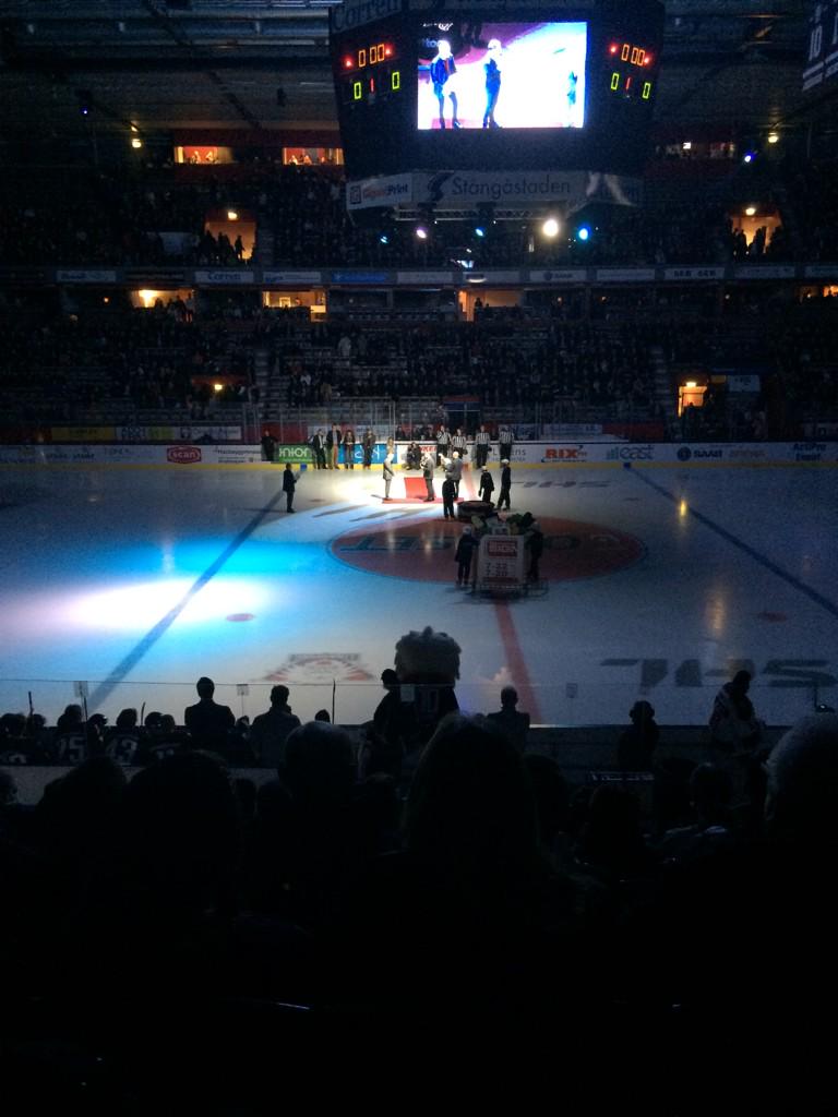 beakange's tweet photo. Tack för allt du gjort för LHC @mikehelber16 http://t.co/BQcFMrKtrc