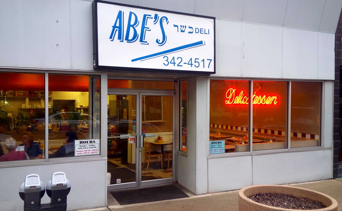 wareFLO's tweet photo. Breakfast: Abe's Kosher Delicatessen http://t.co/EXJCViCjFZ #Lox #creamchese #tomato #onion #capers #bagel #scranton http://t.co/wbtGGVAWVU