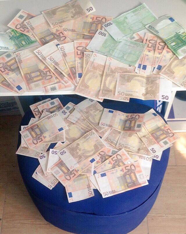 alvariitoperezz's tweet photo. 😎💸💸🔫 http://t.co/arWj2JVHPz