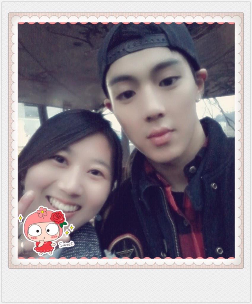 MonstaXth_'s tweet photo. [FANPIC] 141228 #SHOWNU @ Hongdae || ถ้าจะใกล้ขนาดเนนน้~ *0* #노머시 (cr.Jaywalker1991) http://t.co/XDRpMgevGG