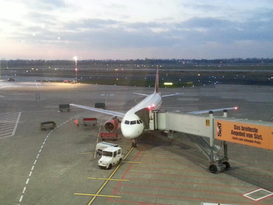 Первый перелет втроем (@ Düsseldorf Airport (DUS) in Düsseldorf w/ @seva_little) swarmapp.com/c/f9NO8DthcgE