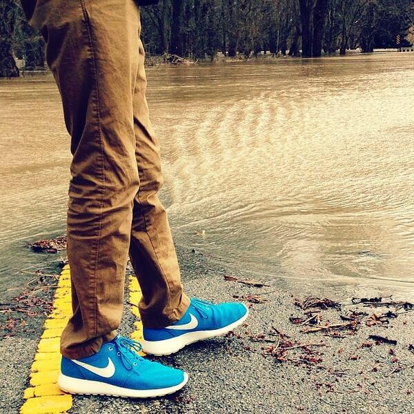 TheBestOfKicks's tweet photo. Roshes👌 http://t.co/64MhtXinfb