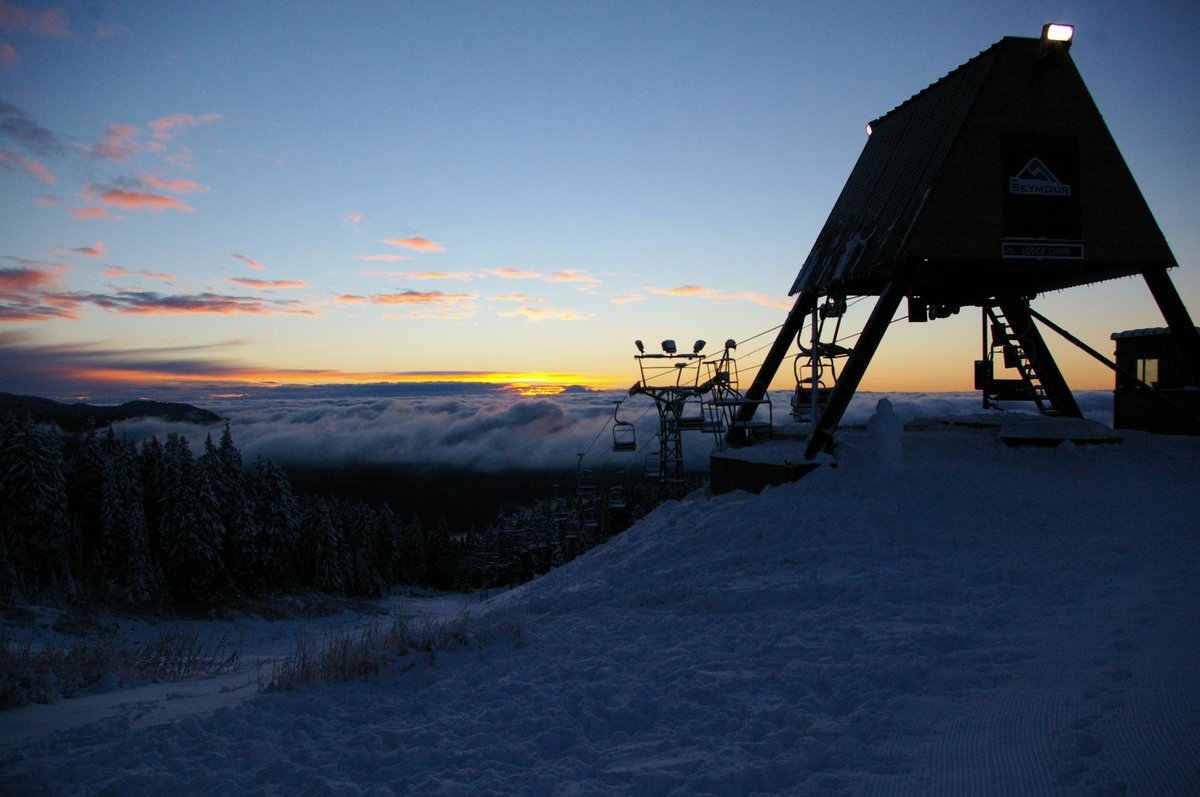 Mt_Seymour's tweet photo. Check out the view from the top! We've got snow #northvan #Vancouver #YVR http://t.co/8kLiY5BS3o