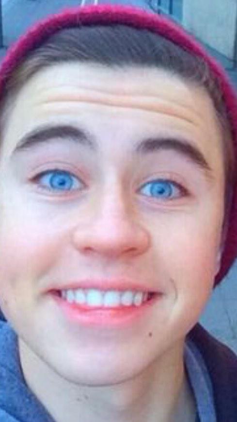 Rt this if you want to wish Nash Grier a happy birthday with me. Maybe he will follow everyone who remessages this 