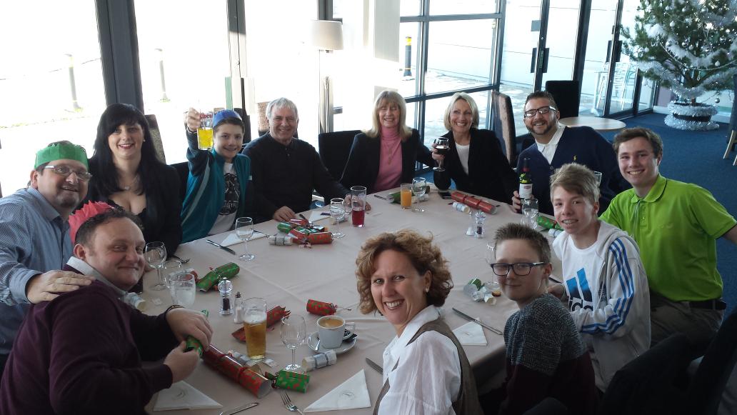 Marsh1889's tweet photo. Superb lunch @WaterfrontGolf with the gang. Great end to Chrimbo #stuffedagain #greatclub http://t.co/NIPg7yoL8f