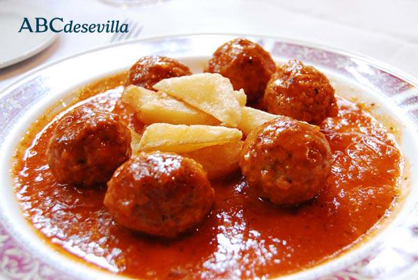 abcdesevilla's tweet photo. Si tuvieras que elegir solo una tapa y un bar de #Sevillahoy, ¿con cuáles te quedarías? ¡Buscamos las tapas de 2014! http://t.co/5ckPPsvFMy