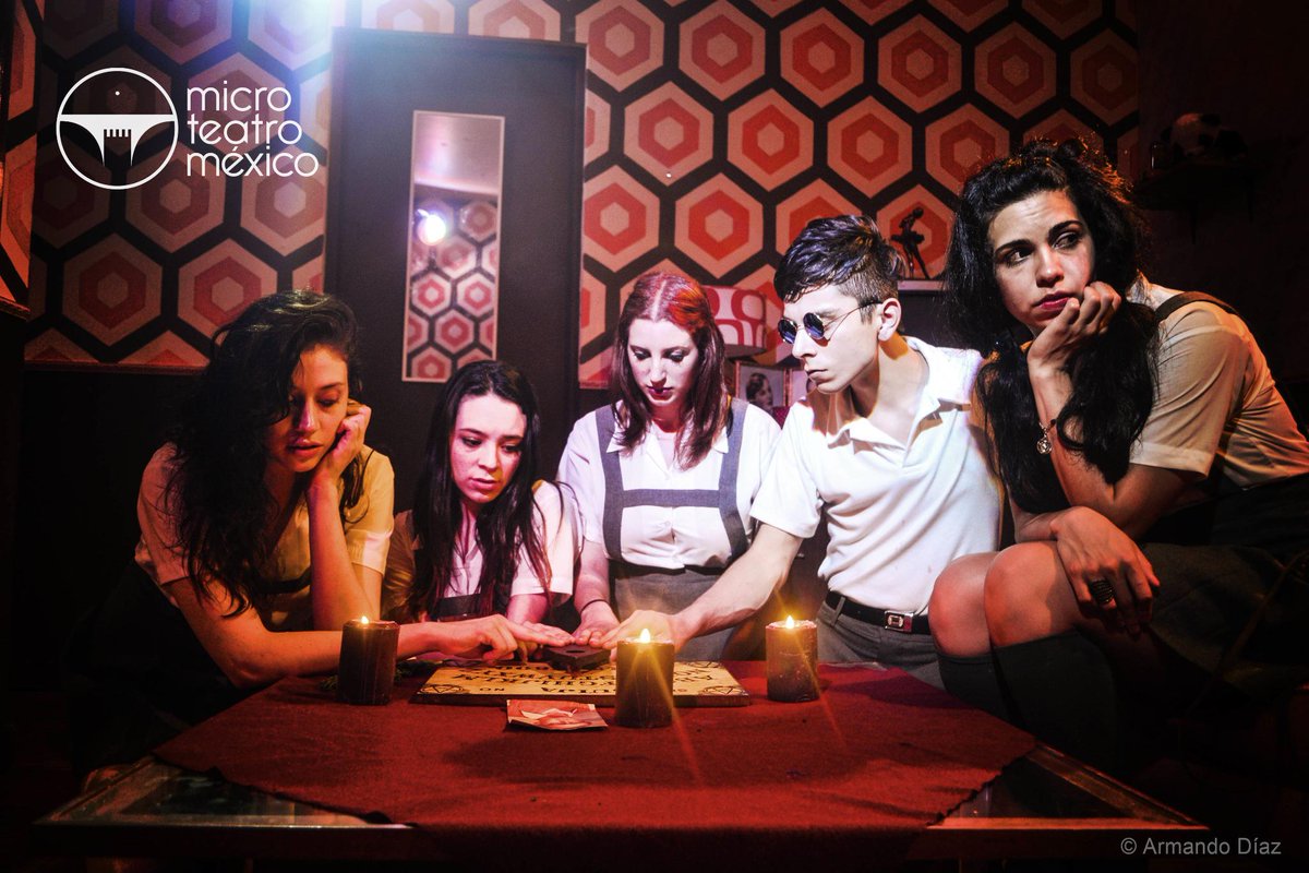 MicroTeatroMex's tweet photo. Actuaciones a flor de piel para vivir las historias casi en carne propia. Ven a disfrutar @MicroTeatroMex Abre 5pm http://t.co/11HhGpcdiT