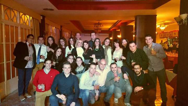 josmanumoreno's tweet photo. Muy buena noche,cena de amigos para ir cerrando el año http://t.co/C6Zsz5hhEg