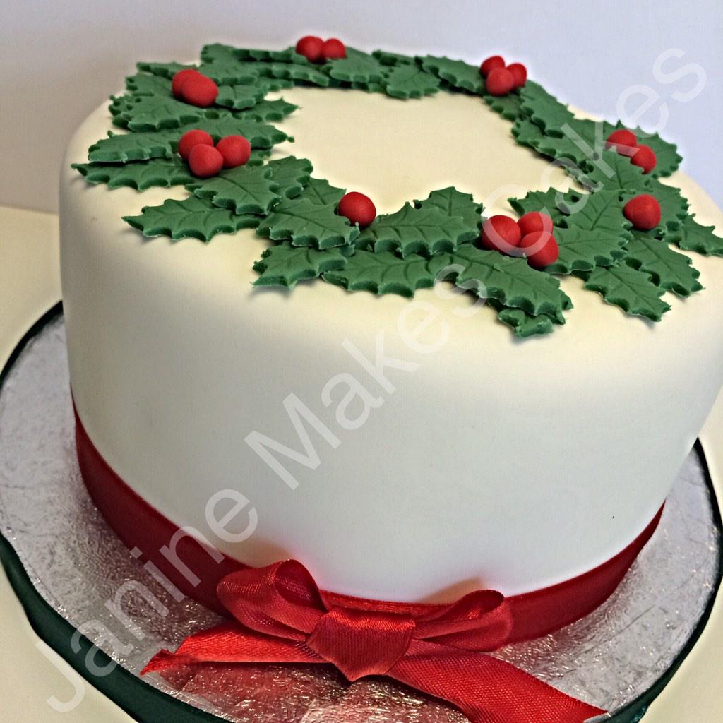 Jmakescakes's tweet photo. Xmas cake for a christmas day event in Darton #cake #dartonarrow #Barnsleyisbrill http://t.co/U5jd5GFMTJ