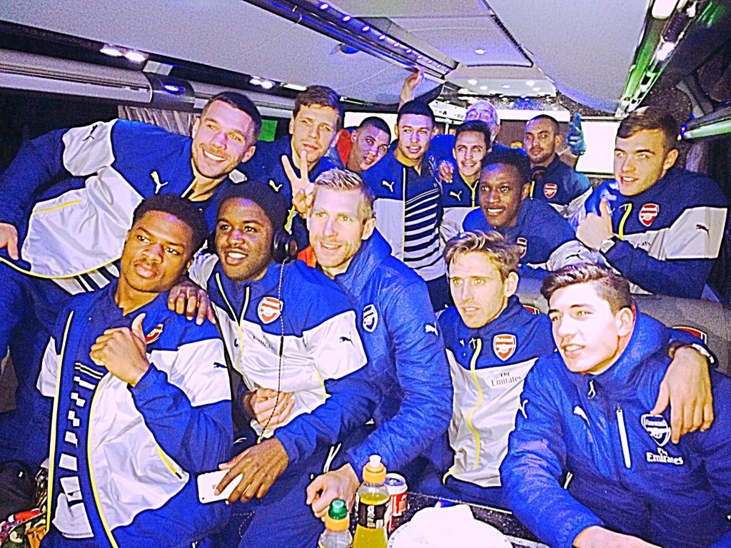 Alexis_Sanchez's tweet image. 3 points well deserved ! Happy to be part of a TEAM of great players and very nice people!!!  Thanks! !!