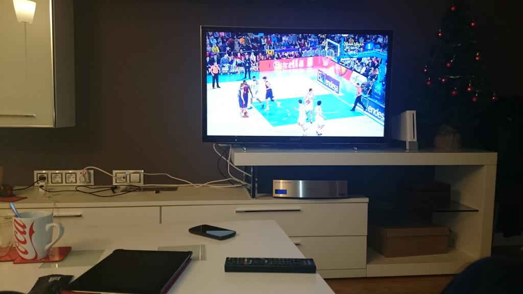 Josansb's tweet photo. Y para acabar el último finde del año, Basket! :) http://t.co/E3JIi2vm3v
