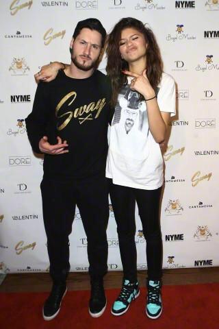 dumas1000's tweet photo. Zendaya &amp; Val - SWAY 2.0 💕😘 http://t.co/OXdUD59BqQ