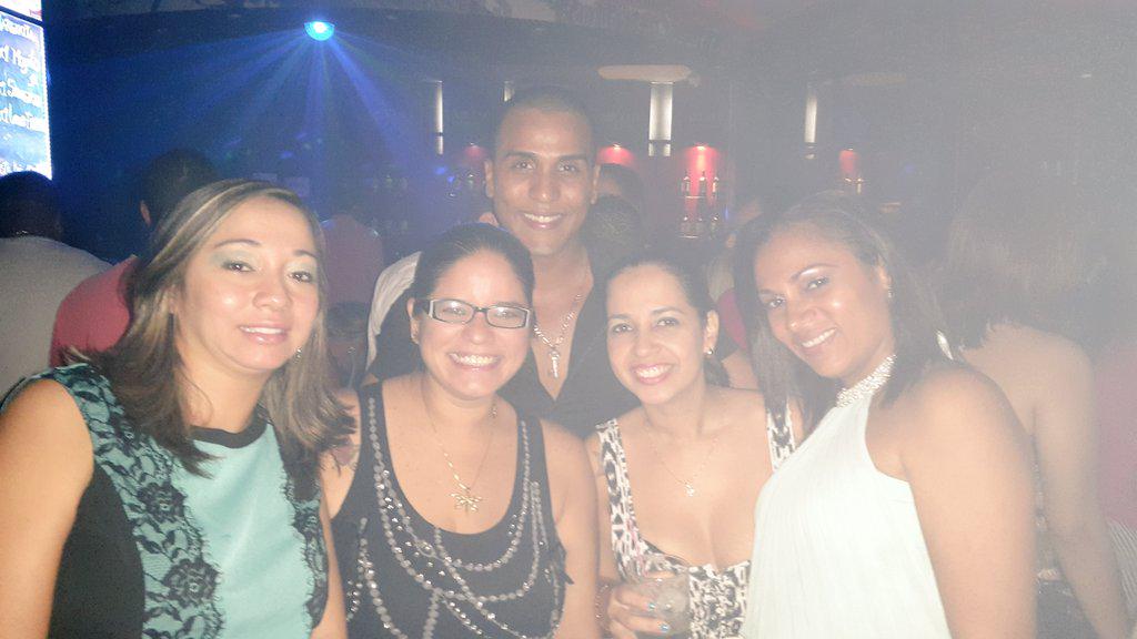 aarv23's tweet image. Exitosa noche Ft viejos amigos... y cuando digo viejos... es xq son viejos #prom96 #IJA 18 años de graduados 😅😅😅😅