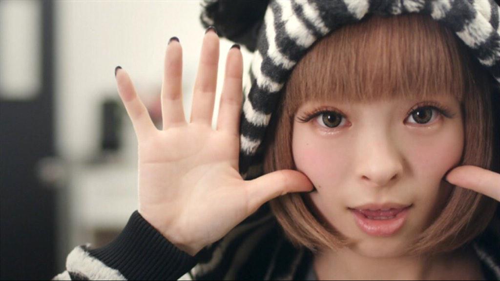 okirakuStore's tweet photo. 中田ヤスタカがフリーメイソン？

きゃりーぱみゅぱみゅのPVに…

☞ http://t.co/dYMbiSv2ID

きゃりーぱみゅぱみゅのPVに
フリーメイソンの影がチラホラ。 http://t.co/2USjhnEPQ5