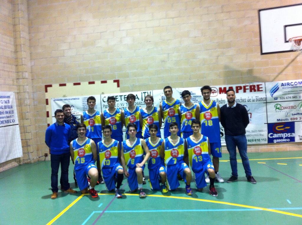 sietess7's tweet photo. #SomosGines #Junior @torneomanza Gracias por la invitación y el buen trato recibido. Un placer. http://t.co/hf8QdB0j90