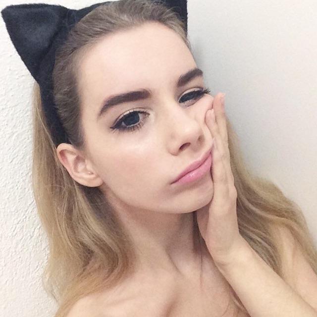 LilCollinsGG's tweet photo. @HRodenGG LOOK @'HER SHES SO HOTNIM SO NOT IM FUCKING GAY http://t.co/Kt6jd2W2IO