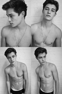 Vraybays's tweet photo. @dazzlemen ih punya nenen 🙈🙊 http://t.co/mJbrLdgQRP