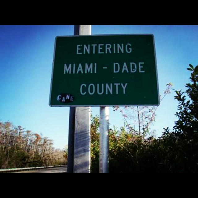 CedarFallsDance's tweet photo. We have arrived! #cfdance #CFDTtakesMiami http://t.co/IxMtpkyvjU