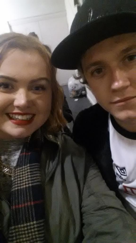 _fabnegationx's tweet photo. Lovely to meet @Emsyshort and @Chloecholerton today😊 so glad we got to see Niall😊😊 http://t.co/aBJG0sjb6Q