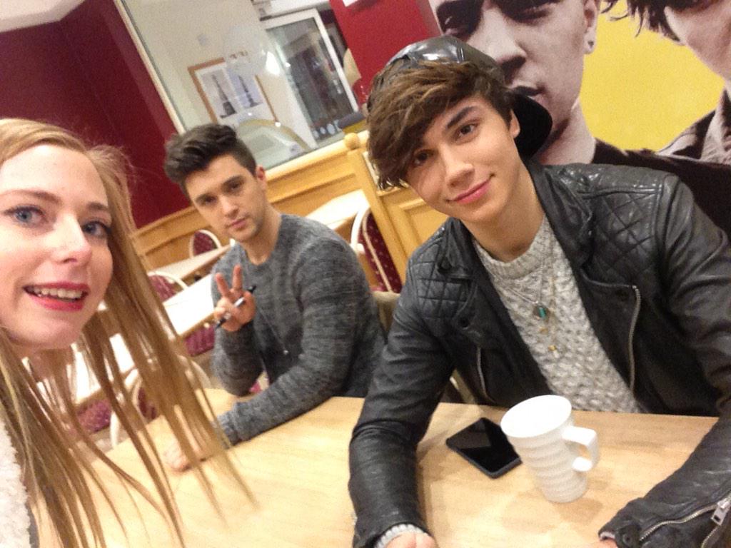 alexd1606's tweet photo. Best day ever! ❤️❤️❤️#UnionJAtMorrisons #UnionJAlbumSigning http://t.co/0xTNJu7qx8