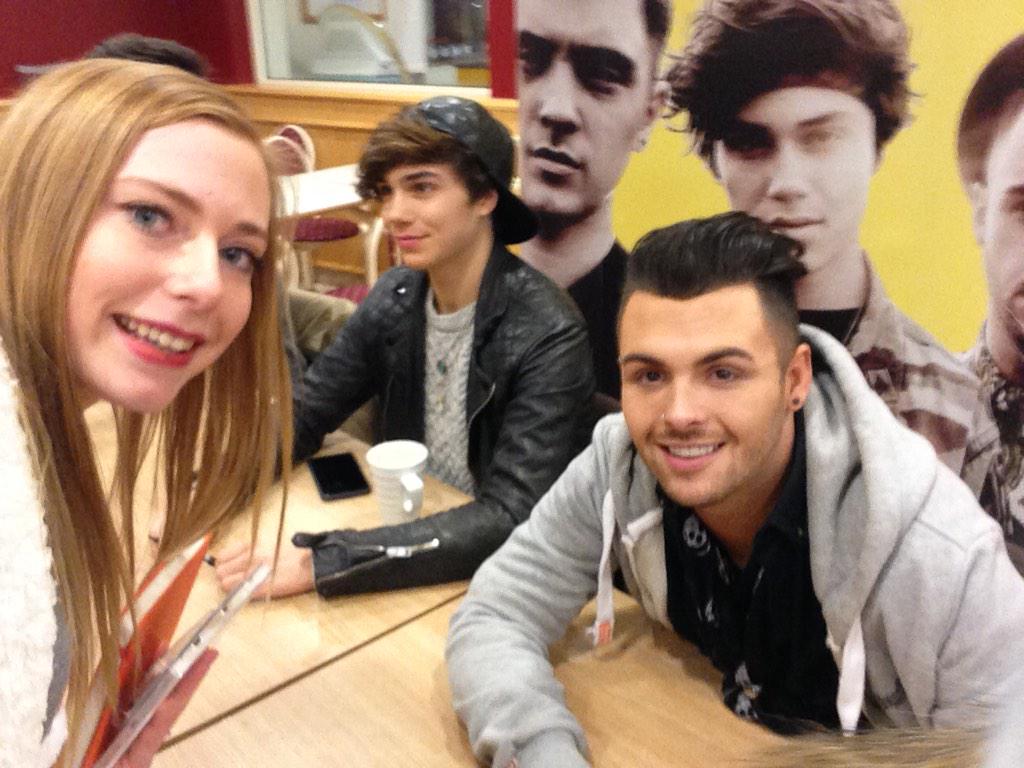 alexd1606's tweet photo. Best day ever! ❤️❤️❤️#UnionJAtMorrisons #UnionJAlbumSigning http://t.co/0xTNJu7qx8