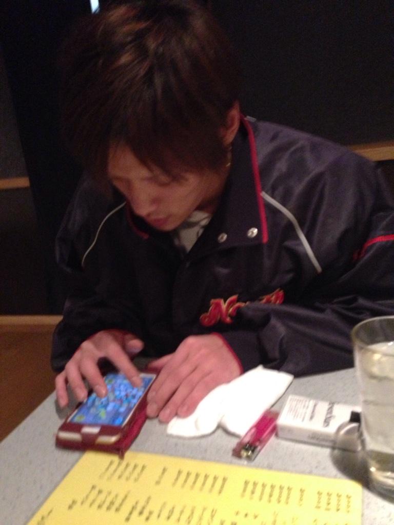 nj903's tweet photo. 仕事終わりの焼肉。ちょろ。 http://t.co/cY7hZmrIpV