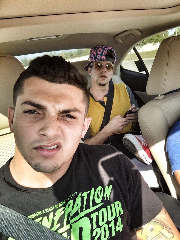 LoganRosey's tweet photo. #ZachChat What's 128+59 even mean?!? Anyway catch me on #ZRL tonight!!! ayeee @Tarrashpants @ranceypants http://t.co/R9vLXYVBQF