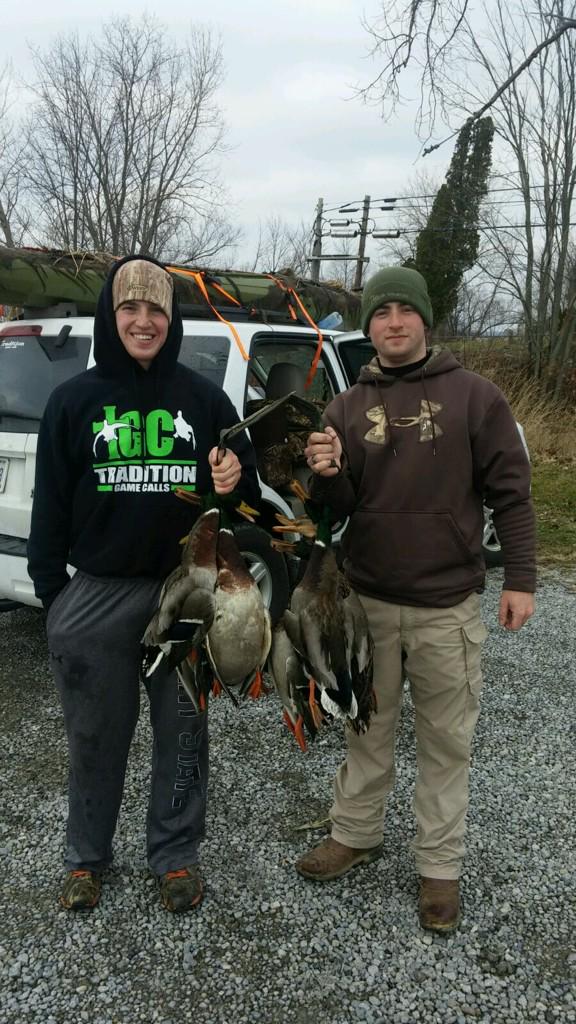 FallinFowl's tweet image. Pro staff Corey locker making it happen with Brandon riffle nice shooting guys !