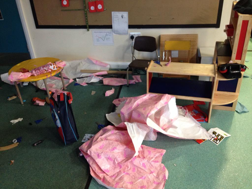 EYFSMagic's tweet photo. @tishylishy #busybusyplay or #atotalmess http://t.co/1PwpQ6kO4F