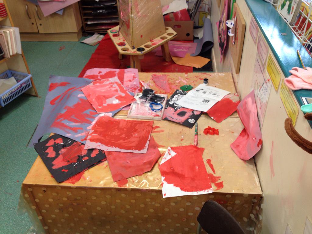 EYFSMagic's tweet photo. @tishylishy #busybusyplay or #atotalmess http://t.co/1PwpQ6kO4F