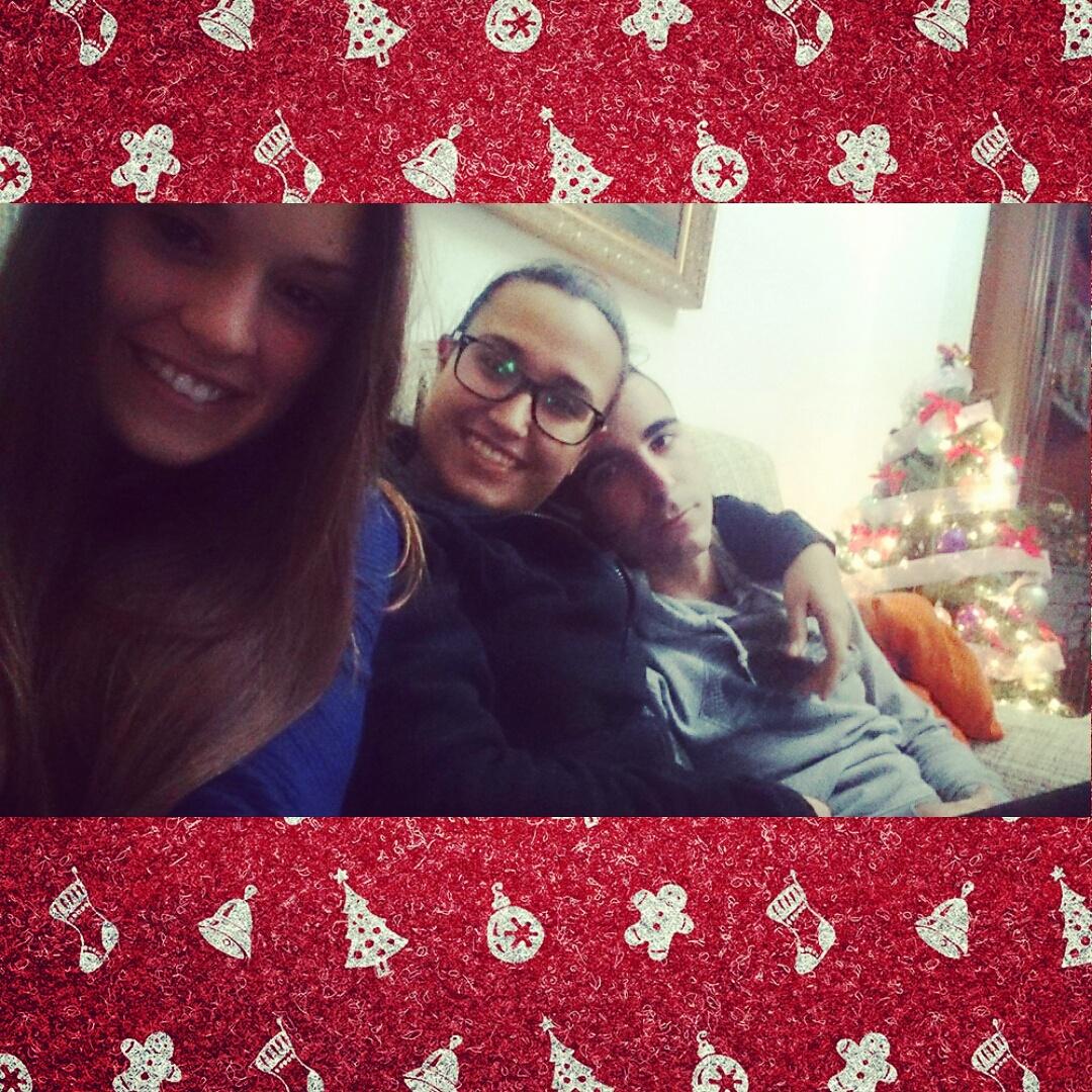 Rosa171095's tweet photo. El trio lalalá os desea una ¡feliz navidad!  🎅❄🎄🎉🎁 os tengo que querer. @nattalia_95. @3wfran http://t.co/BQC83NR8ZL