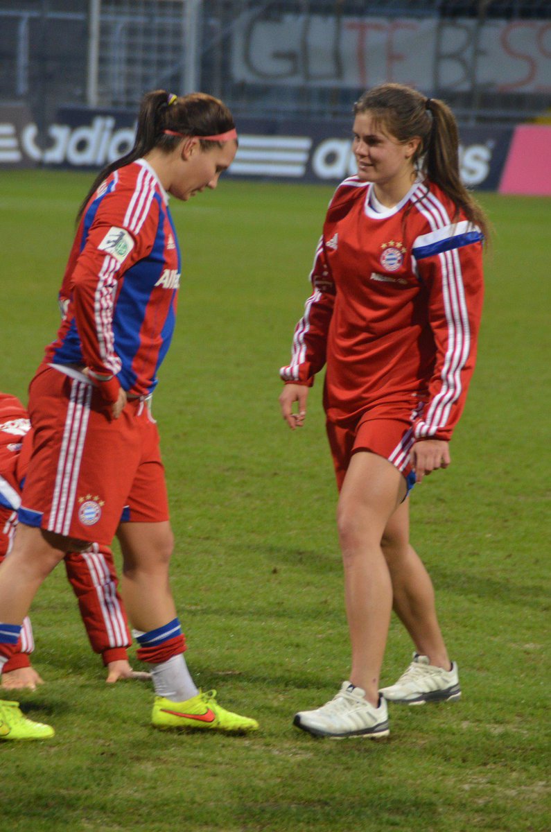 ksteng12's tweet photo. “@Medizinerin27: @ksteng12 Photos of you at the game FC Bayern - SC Freiburg here:   https://t.co/WFqklwiILa http://t.co/C58kEOIXhY” danke!