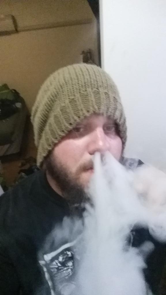 Vape_vibes's tweet photo. “@hubcaps666: #aussievapes #vape #aerotankmega #clouds http://t.co/C7PwrTrBKz” Nice! Follow our account for the latest!