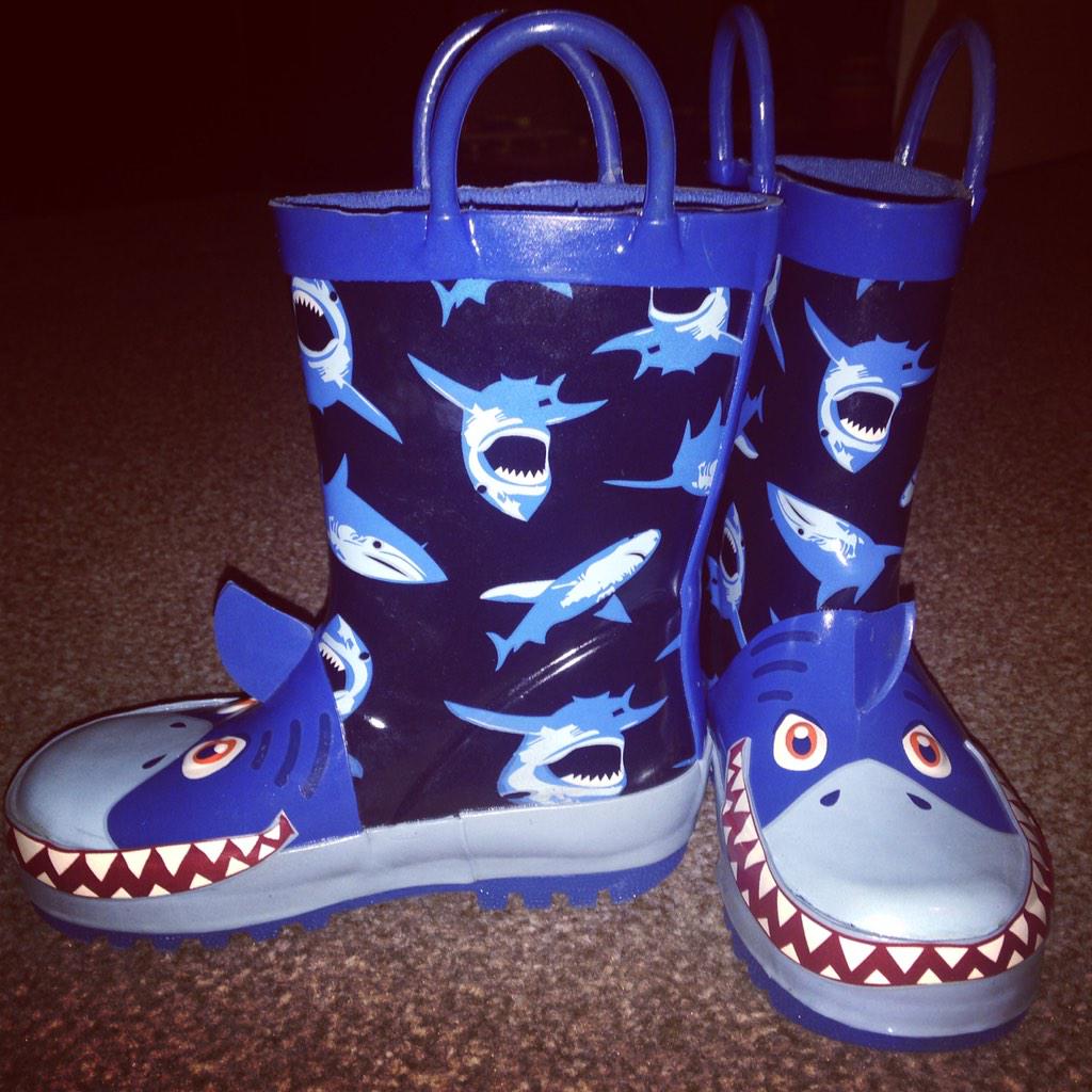 sezzim's tweet image. Got kyle his first ever pair of wellys today. Bring on the rain..... #puddlesplashing