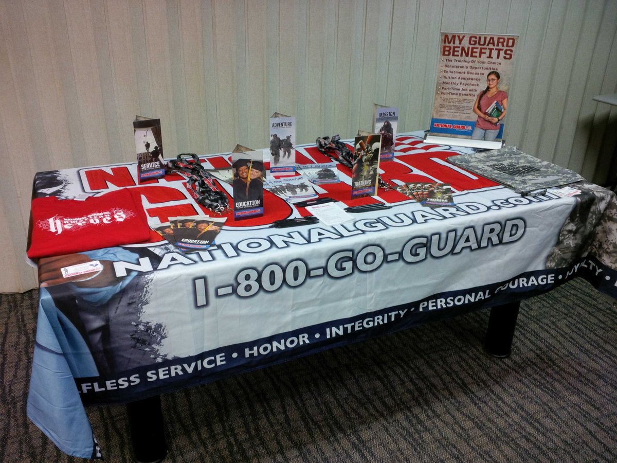 CharlieCDR's tweet photo. A great table set up by SSG Gobles! http://t.co/wFTjjdZD44