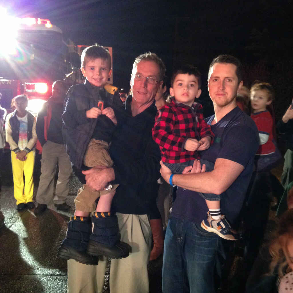 edayspringfield's tweet photo. Santa to visit Erdenheim’s Holiday Celebration http://t.co/e1asgZXo9S http://t.co/SG55xfW7xI
