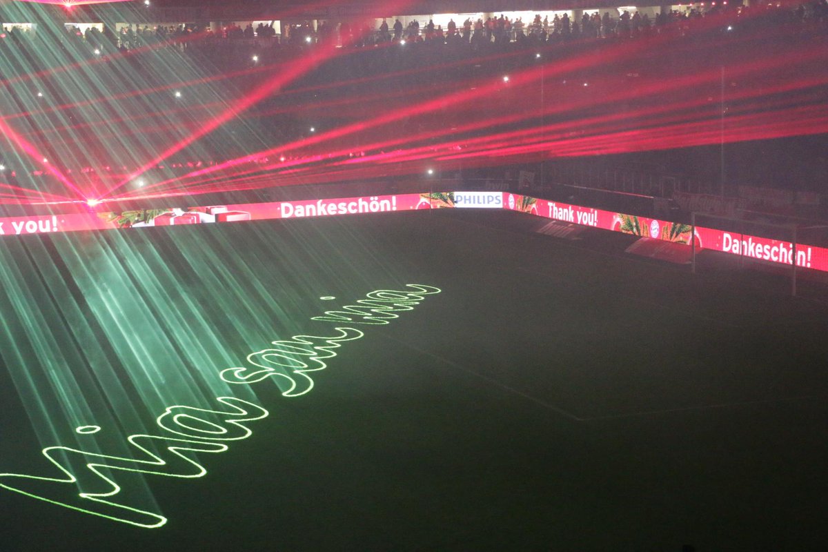 FCBayernEN's tweet photo. #MiaSanMia http://t.co/1i1YYlgWn7