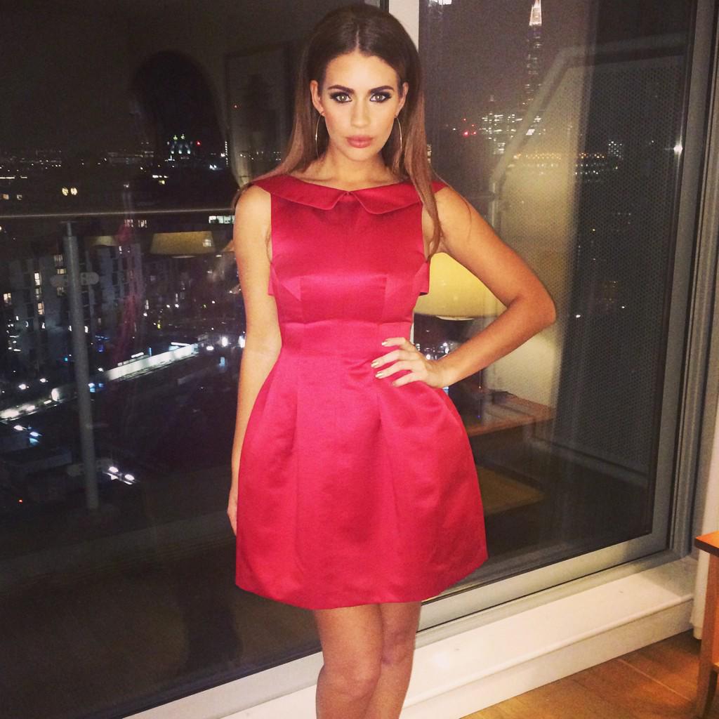 HollyJadePeers's tweet photo. Ready for the page 3 Xmas party 😬💃 @dstrktlondon @dstrktvip 🍷🍷🍷🍷👊 http://t.co/CIr3sxGqop