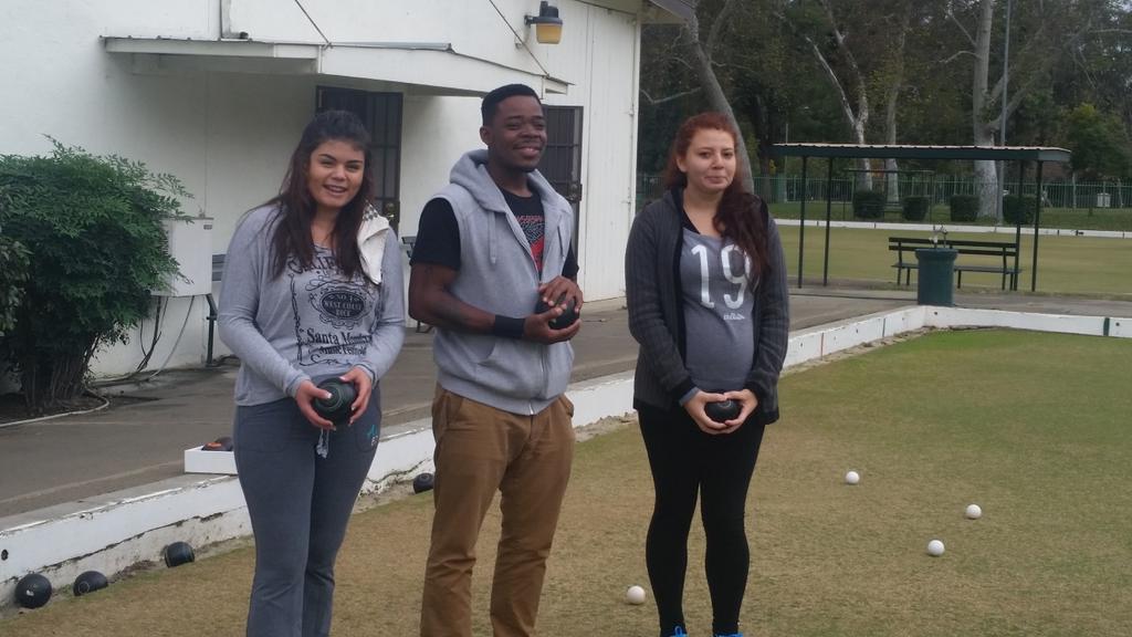 janicedela's tweet photo. More CBK Lawn Bowlers. http://t.co/uyBqXe4PHM
