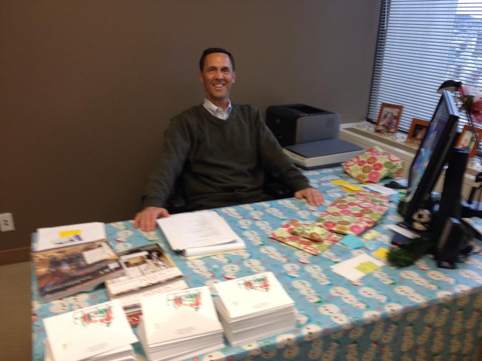 Santa'a Elves pimped the boss's pad.  Ho ho ho Sam Folsom!