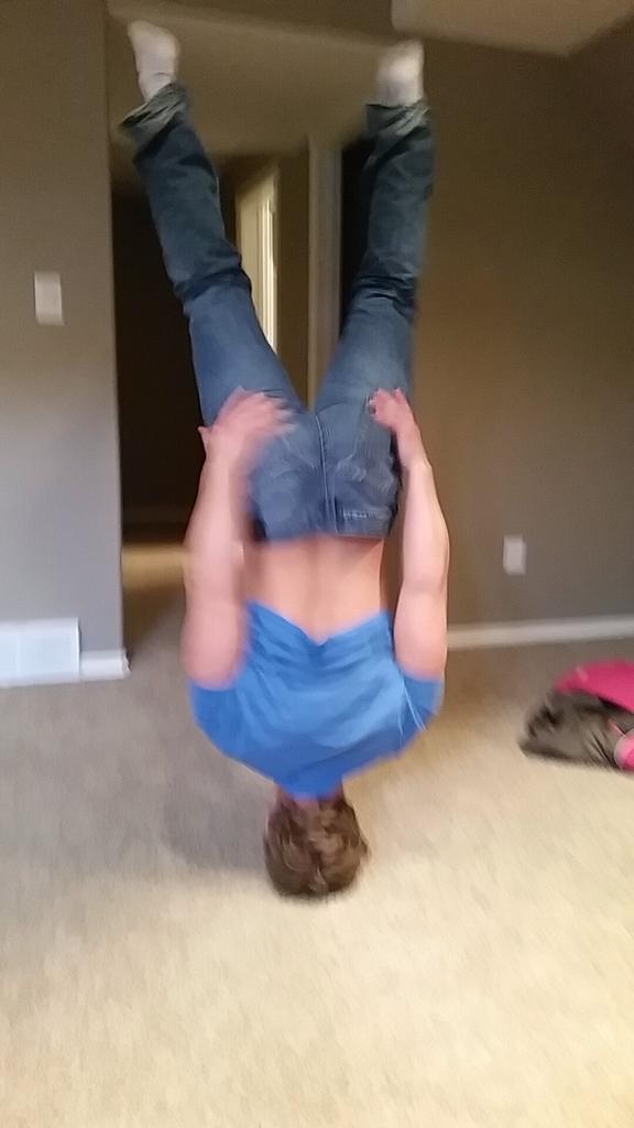 brittneymooney's tweet photo. "You say dance is hard but I bet dancers can't do a no handed headstand." #talent  @Dillymeyer http://t.co/eQaf2jENQh