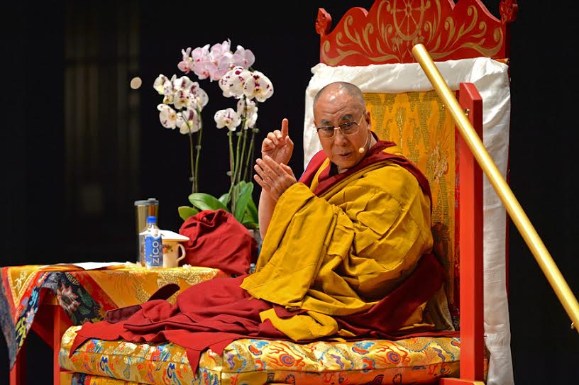zicococonut's tweet photo. "If you make others happy, you’ll be happy. If you make others unhappy, you’ll be miserable." - @dalailama http://t.co/7SS1ldDF7F