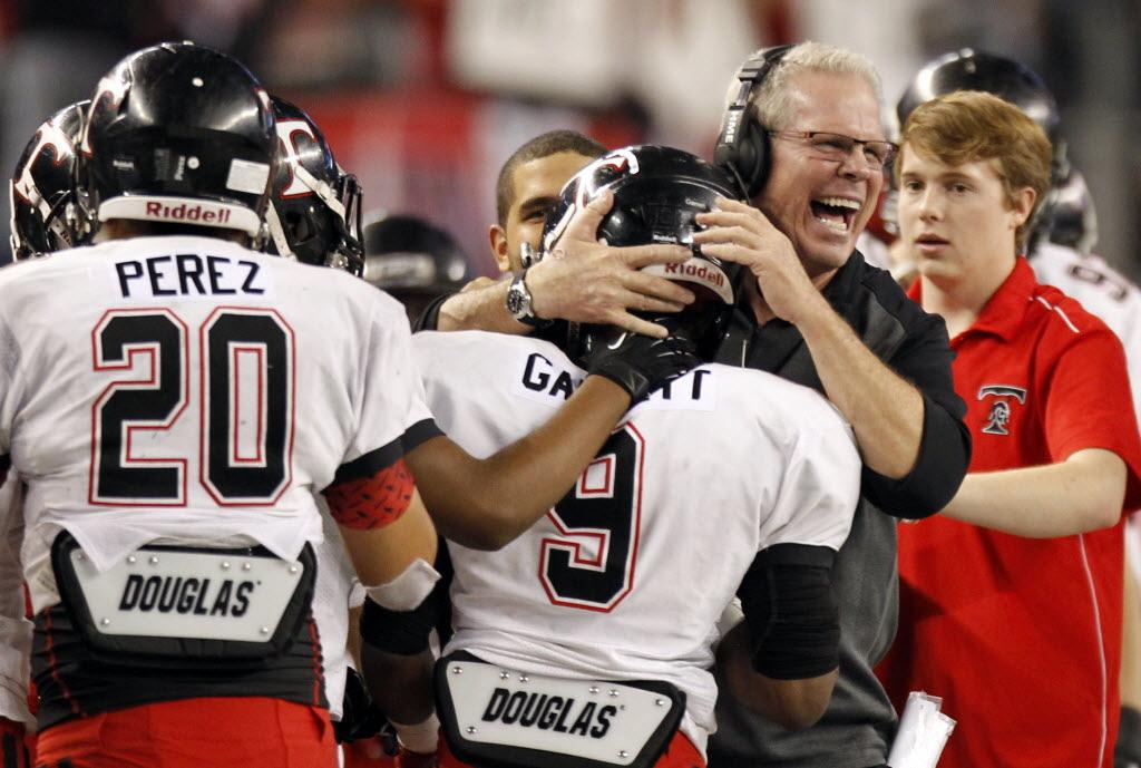Euless Trinity's Steve Linweaver announces retirement after 47 years d-news.co/G0OLj #txhsfb <a href="/EulessTrinityHS/">Euless Trinity High</a>