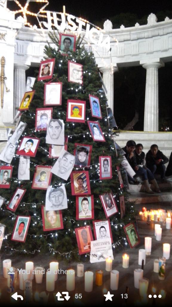 DeniseDresserG's tweet photo. Prendió el árbol de la justicia, con la esperanza de que no siga siendo un bien escaso; hay 43 razones para insistir http://t.co/s1wAFDAh0N