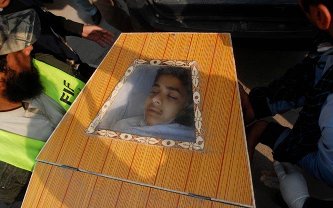 #Pakistan in mourning after 132 children killed by #Taliban in #Peshawar school read.ht/mLY