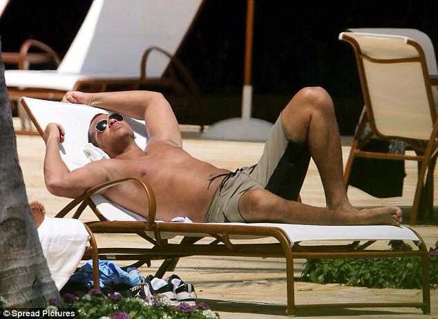 NoAlexRodriguez's tweet photo. Heard the @Yankees are putting me as a "full time DH" so I'm on that grind again #Gains http://t.co/lruIHV4eyb