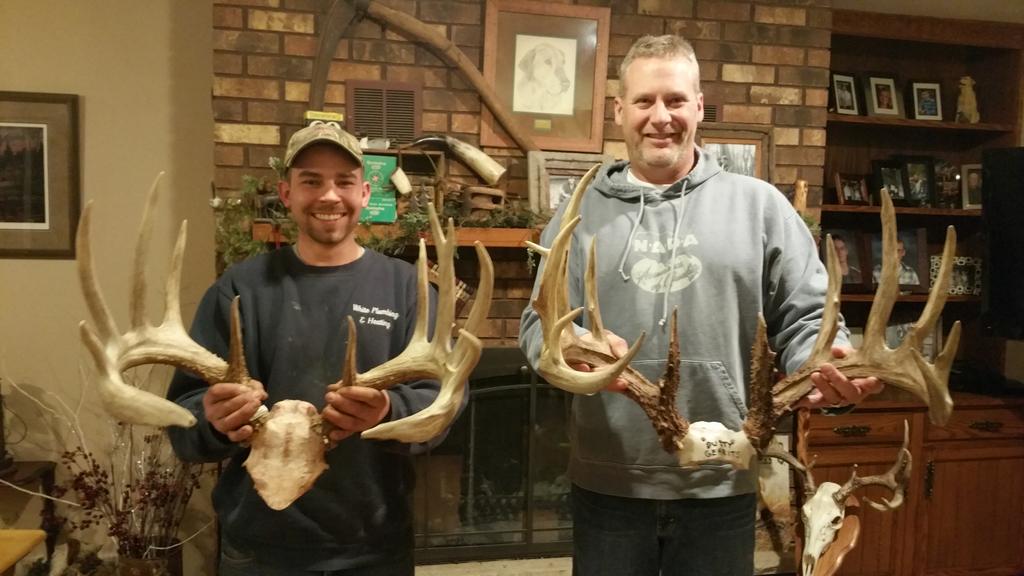 partsgod3's tweet photo. Adam Hupf stopped by 2nite. #recordbuck http://t.co/XL0QOeyPBA