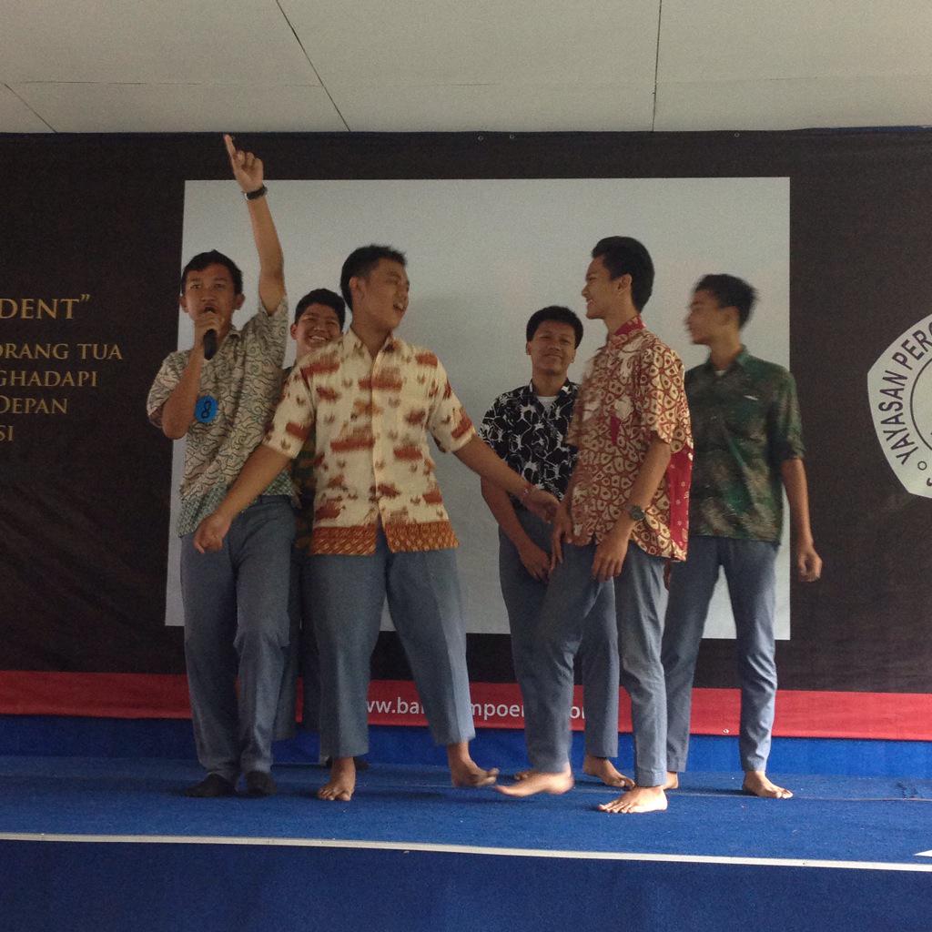 Penampilan dari Bimo dan kawan-kawan. RETWEET kalo kamu suka sama penampilan mereka!:)